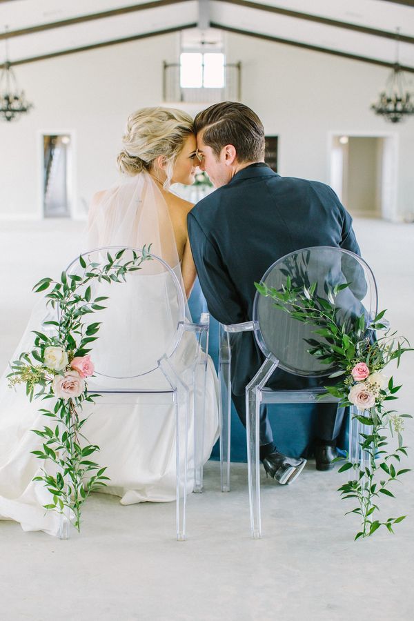 Modern Romantic Wedding Inspo Dressed in Sweet Blues The Perfect Palette